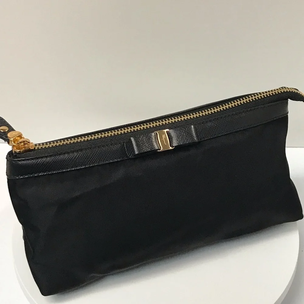 Salvatore Ferragamo Vara Ribbon Nylon/Leather Cosmetic Bag 😍🖤
